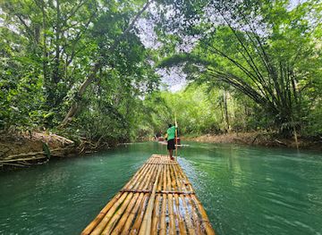 jamaica/martha-brae-river-valley/shop/martha-brae-rafting-village