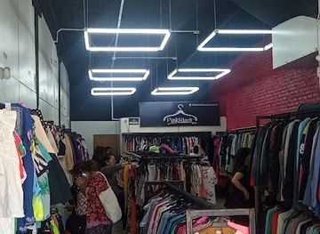 chile/valparaiso/shop/pinkblack