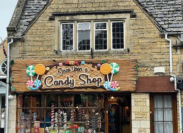 united-kingdom/cotswolds/attraction/once-upon-a-candy-shop