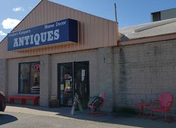 michigan/tawas-point-state-park/shop/finders-keepers