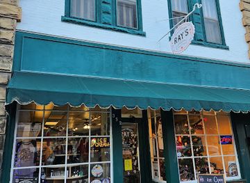 virginia/george-washington-and-jefferson-national-forests/shop/ray-s-sweet-shoppe-and-poutinerie