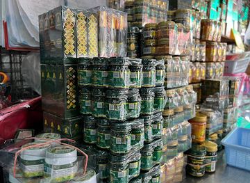 thailand/bangkok/chinatown/shop/pst-thai-souvenir-shop