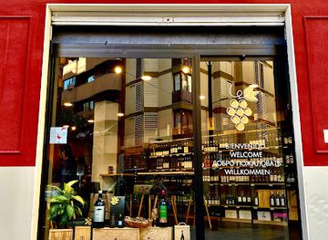 spain/alicante/barrio-de-santa-cruz/shop/osiris-wine-boutique
