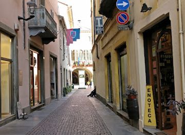 italy/roero/shop/enoteca-grandi-vini