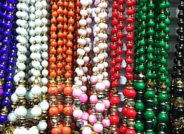 nepal/pokhara/gupteshwor-cave/shop/raju-art-and-handicraft-shop