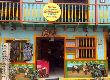 colombia/guatape/shop/cueros-le-bon