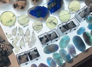 singapore/balestier/shop/elestial-crystals