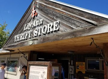 canada/haliburton-highlands/shop/lily-ann-thrift-store