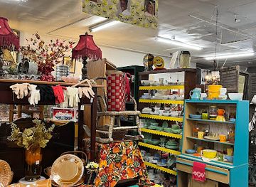 indiana/west-lafayette/shop/two-of-a-kind-antiques