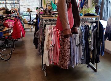 czechia/ostrava/shop/moment-nadacni-second-hand