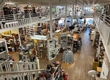 alabama/decatur/shop/bank-street-antiques