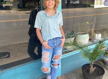 arkansas/mount-magazine-state-park/shop/simply-shy-boutique