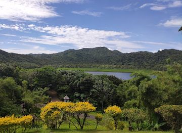 grenada/etang-national-park/shop/grand-etang-lake