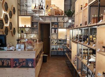 slovenia/inner-carniola/shop/honey-house-ljubljana