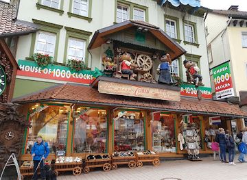 germany/black-forest/shop/house-of-1000-clocks
