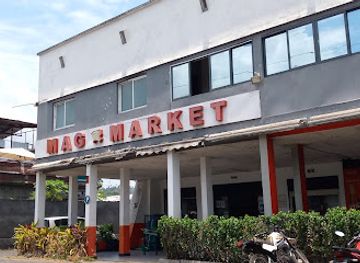 comoros/niumakele-waterfall/shop/mag-market