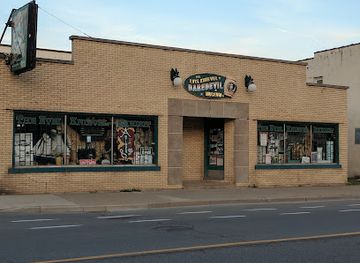 canada/niagara-falls/shop/old-emporium-exposition-antique-pawnbrokers