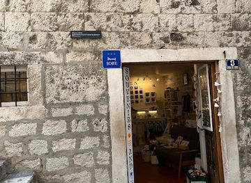 croatia/split/bacvice/shop/get-more-artisan-craft-souvenir-shop