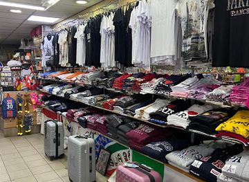 france/paris/louvre-tuileries/shop/foroh-souvenirs