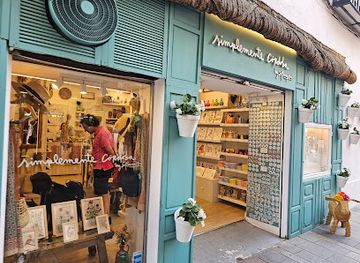 spain/cordoba/shop/simplemente-cordoba-by-sol-courrege-bone