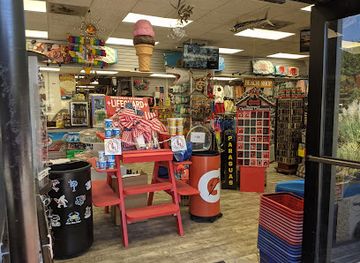 south-carolina/hilton-head-island/shop/harbour-town-general-store