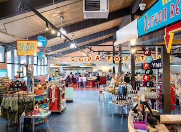 montana/yellowstone-national-park/shop/canyon-village-general-store