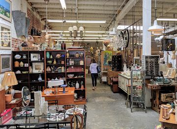california/santa-barbara/shop/the-blue-door