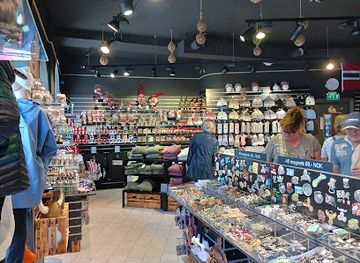 norway/more-og-romsdal/shop/the-harbour-gift-shop