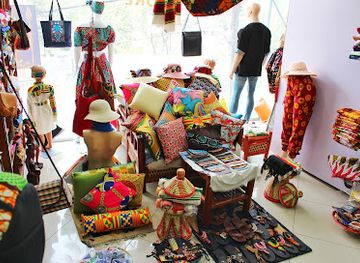 central-african-republic/ouaka/shop/african-store-y-souvenirs