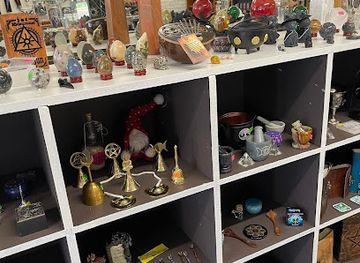 wyoming/cheyenne/shop/the-crystal-cave