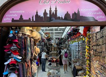czechia/east-bohemia/shop/old-prague-souvenir-shop