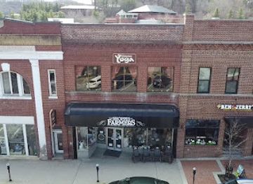 north-carolina/boone/shop/the-shoppes-at-farmers