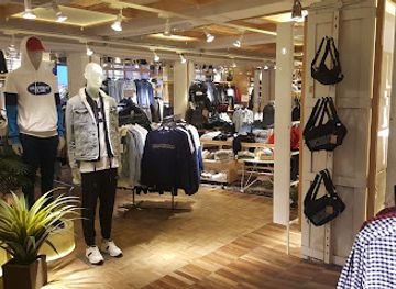 malta/valletta/shop/pull-bear