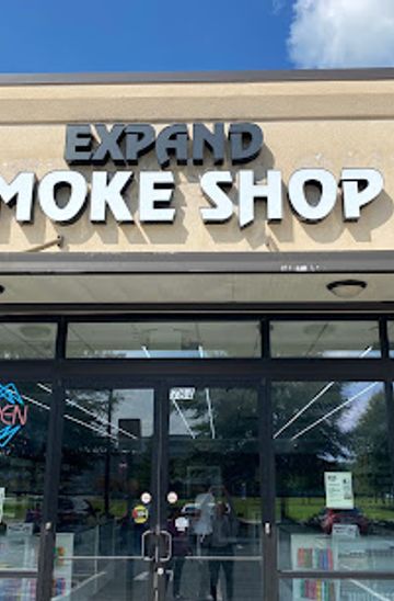 Expand Smoke Shop: A Haven for Vapor Enthusiasts
