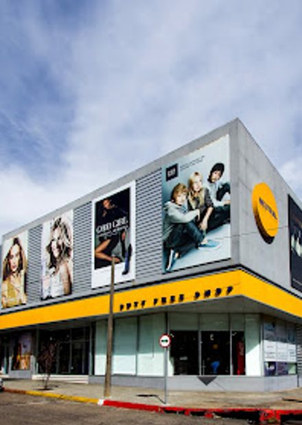 Neutral Free Shop