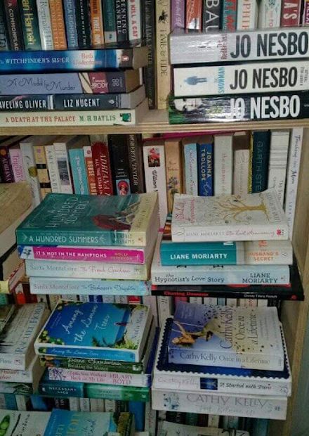 Book Den