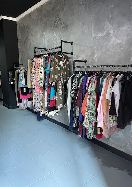 La Monique Outlet