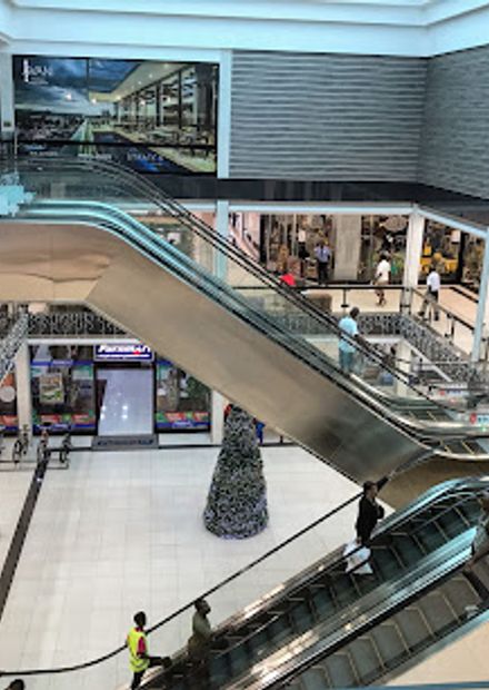 Carl List Mall