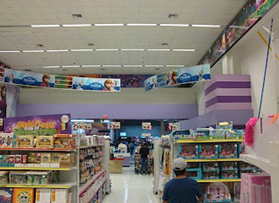 ecuador/southwest-coast/shop/mall-del-sol