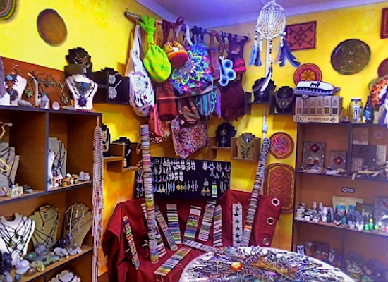 peru/lares-trek/shop/rainbow-spirit-shop