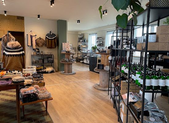 iceland/olafsvik/shop/utgeroin-concept-store-wine-room