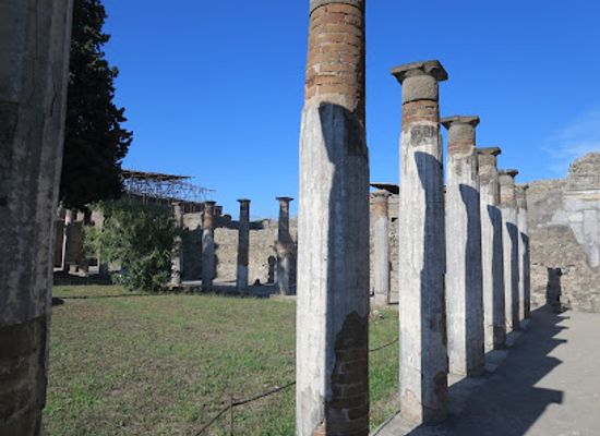 italy/herculaneum/shop/vesuvius-national-park-visitor-center