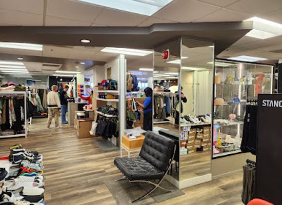 canada/calgary-region/shop/momentum-clothing