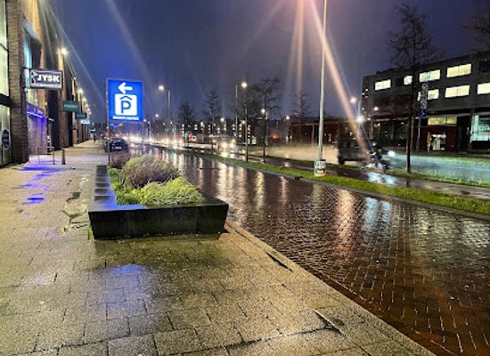 netherlands/rotterdam/kop-van-zuid/shop/big-shops
