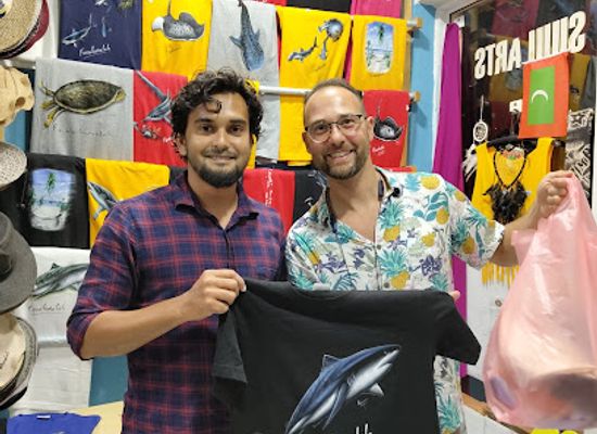 maldives/fuvahmulah-island/shop/siuu-arts-shop
