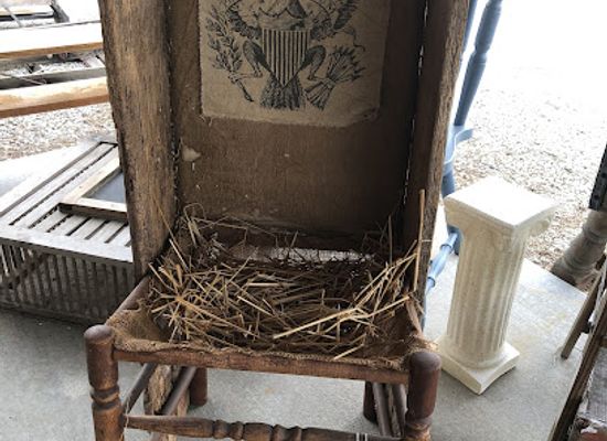 illinois/grand-prairie/shop/a-little-bit-of-paint-inside-shakes-and-ladders