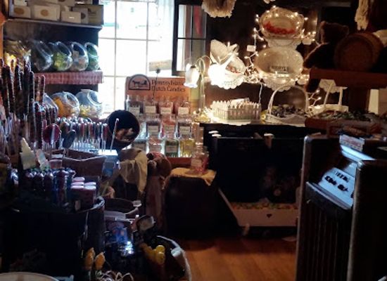 michigan/copper-harbor/shop/candy-store