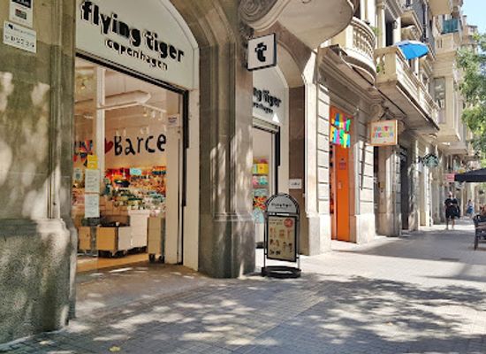 spain/barcelona/eixample/shop/flying-tiger