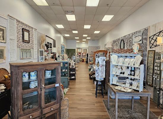 virginia/williamsburg/shop/lazy-daisy-gift-store