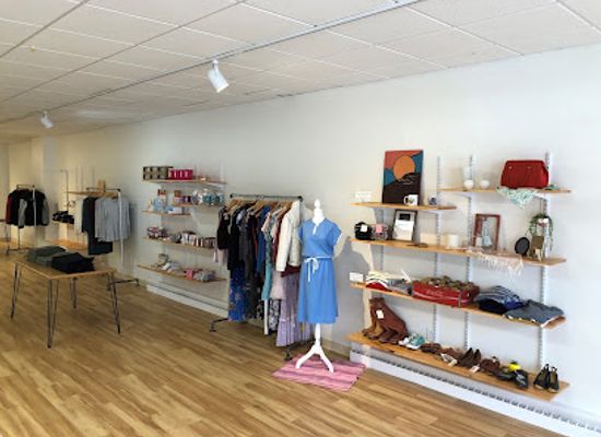 wisconsin/la-crosse/shop/the-collective-on-main
